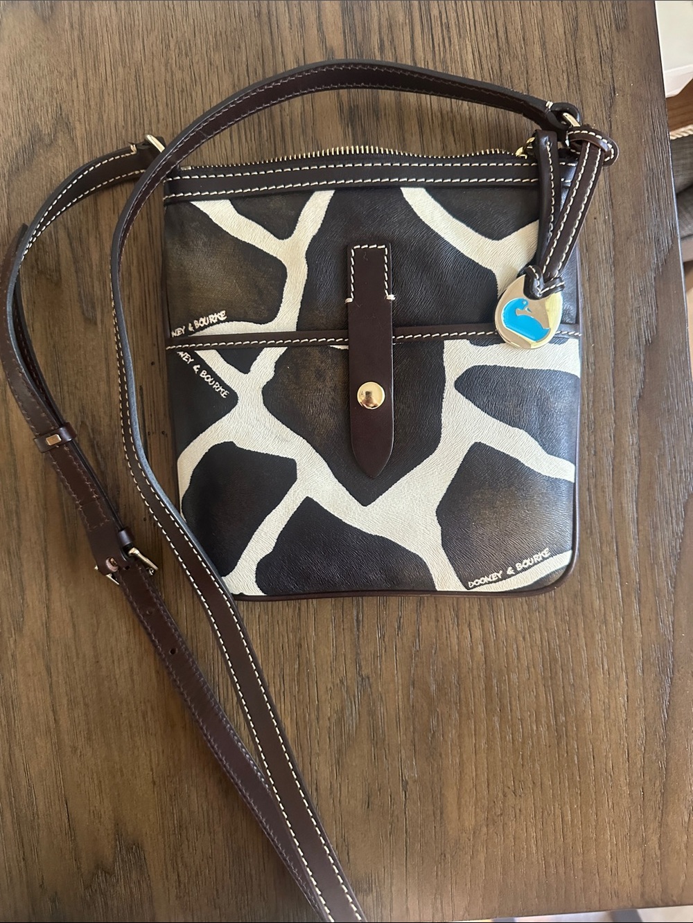 Dooney & Bourke Giraffe-Print Crossbody EUC - Picture 2 of 10